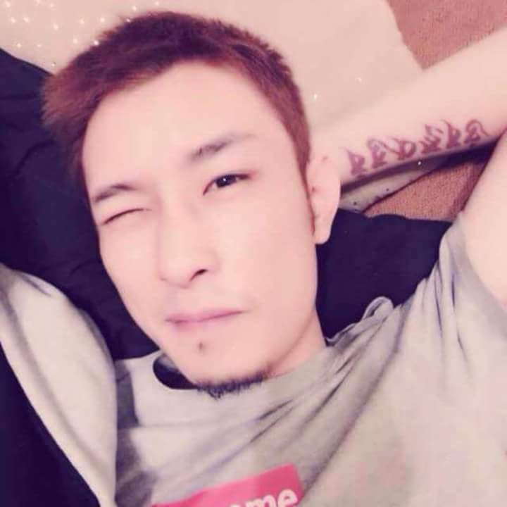 难得拥抱的第一张照片--台中残疾人相亲网