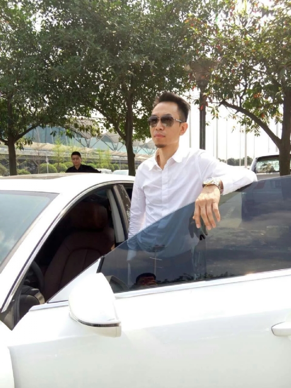 杨岳的第一张照片--台中残疾人相亲网