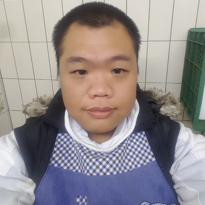 黑熊的第一张照片--台中残疾人相亲网